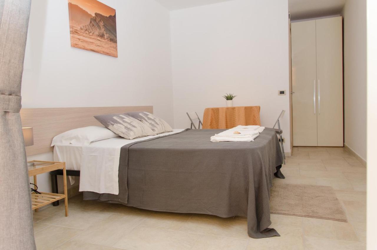 Guest House Del Lido Porto Empedocle Exteriör bild